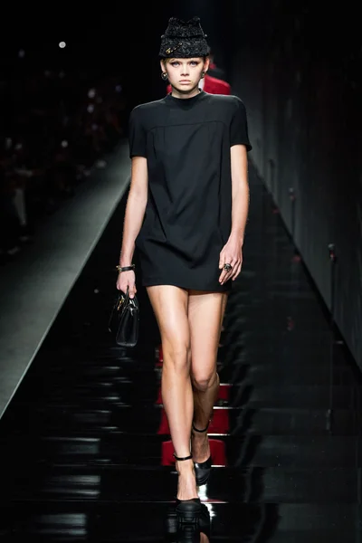 Look 9